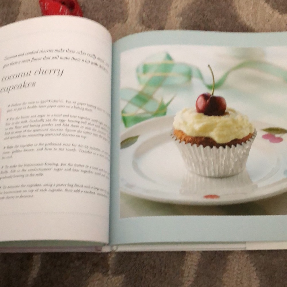 Cupcake Cook Book new - Picture 7 of 13